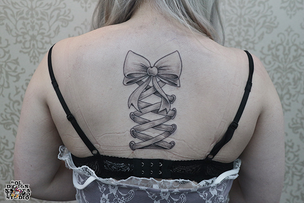 名古屋　タトゥー　女性